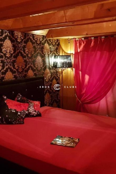 Red Roses 2. OG Red Roses 2. OG Bern Umgebung