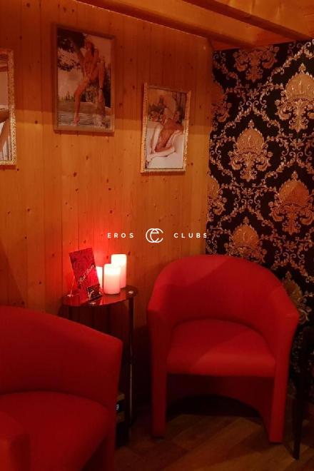 Red Roses 2. OG Red Roses 2. OG Bern Umgebung