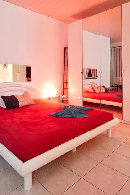 BLACK ROSES BLACK ROSES Bern City