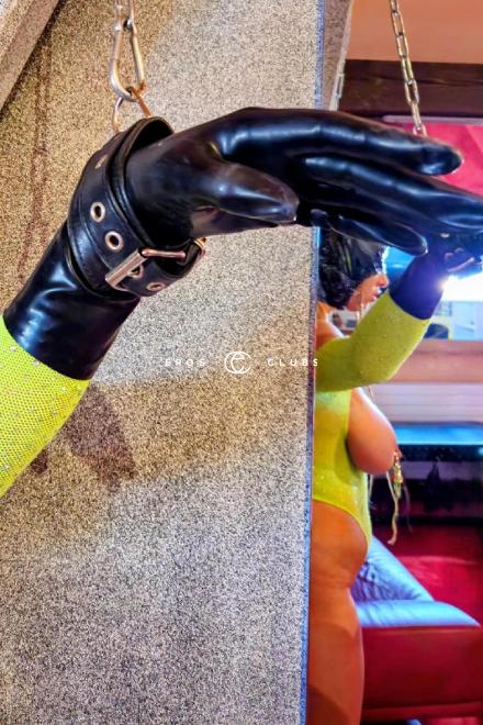 Sklavin Melissa  devote Spermaspielerin  Schweiz, Zurich Area