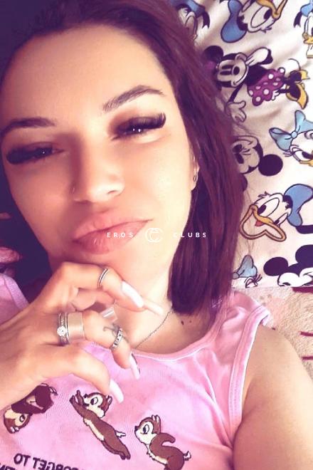 Biana SKINNY COME IN MOUTH / FACE Schweiz, Waadt