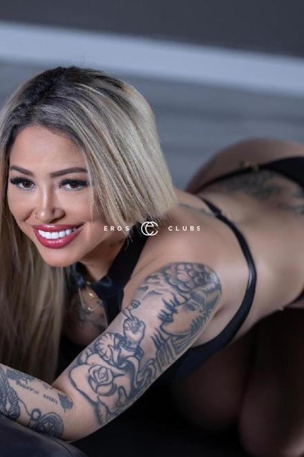 Tiffany BLOND LATINA COME IN FACE Schweiz, Neuenburg