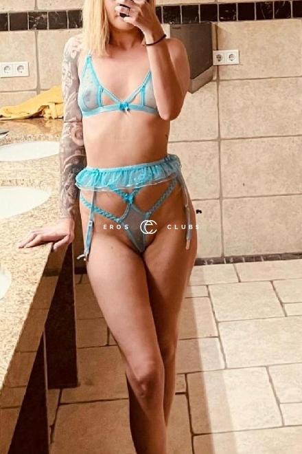 Angie Jung und Wild Bern Umgebung, Schweiz