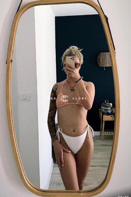 Angie Jung und Wild Bern Umgebung, Schweiz