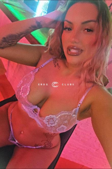 Nina Frisch aus Albanien Schweiz, Zurich Area