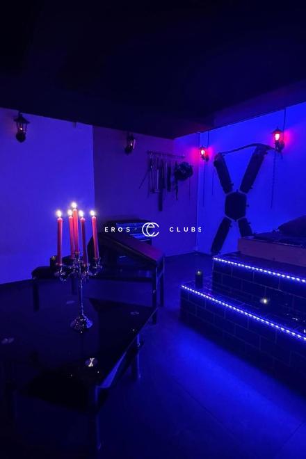 FANNI-SKLAVIN-HART- Bestrafe mich... Schweiz, Schaffhausen