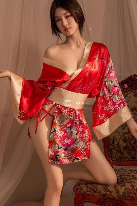 Luna  Versautes Anal Asiatin  Schweiz, Lucerne