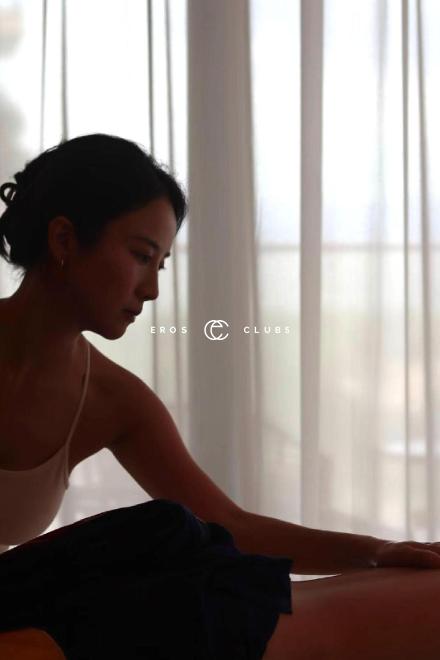 NANA  Sexy Asiatin Massage Basel City, Schweiz