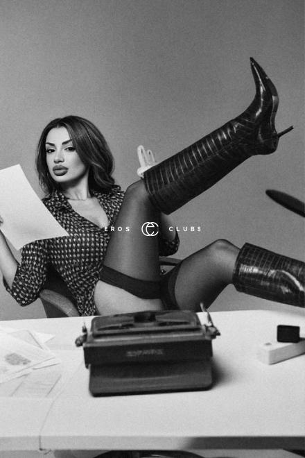 Michelle  gerne Landung in Mund  Schweiz, Zurich Area