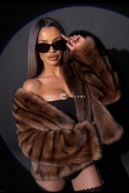 Michelle  gerne Landung in Mund  Schweiz, Zurich Area