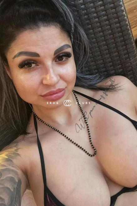 Adriana  Total Anal williges Girl Schweiz, Zurich Area