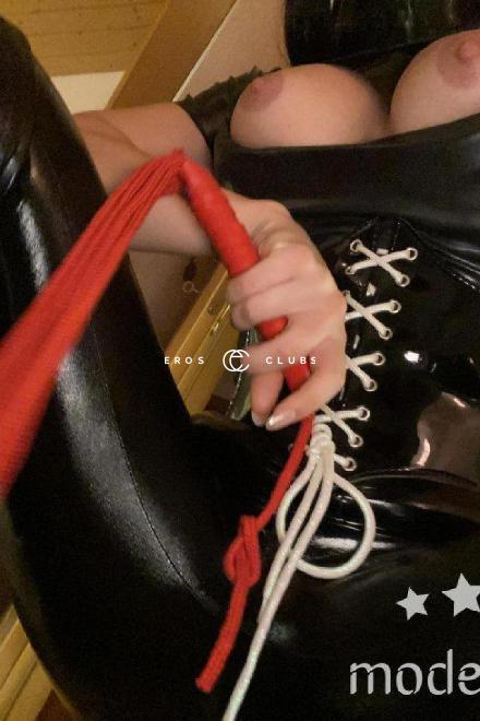 Mia Dominante Studentin Schweiz, Lucerne