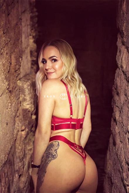 Nikole TEEN TEEN ANAL SEX Schweiz, Neuenburg