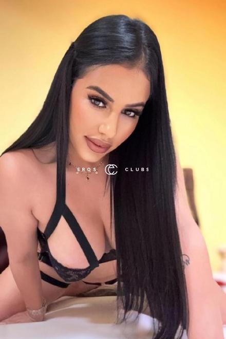 Dina Natur Brust Basel City, Schweiz