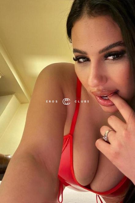 Dina Natur Brust Basel City, Schweiz