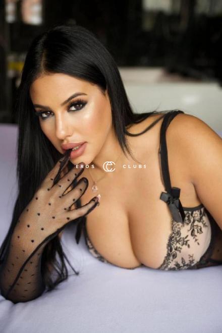 Dina Natur Brust Basel City, Schweiz