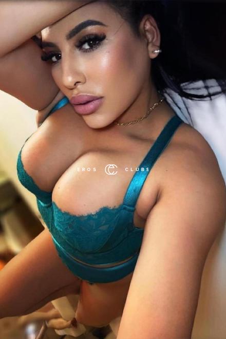 Dina Natur Brust Basel City, Schweiz