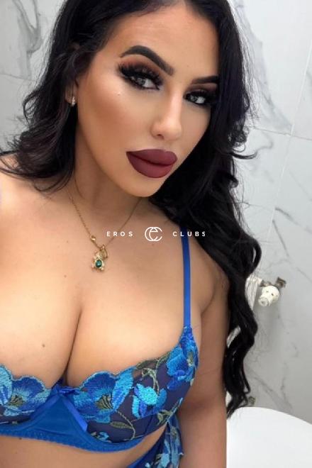 Dina Natur Brust Basel City, Schweiz