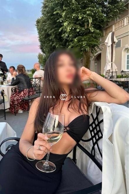 Julia Grey Vollbusige Sch&ouml;nheit Basel City, Schweiz