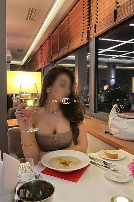 Julia Grey Vollbusige Sch&ouml;nheit Basel City, Schweiz